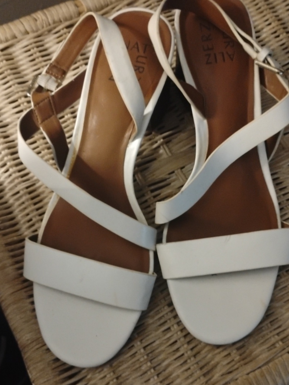 Naturalizer Women’s White Strappy Sandals - Netraual eather Insole